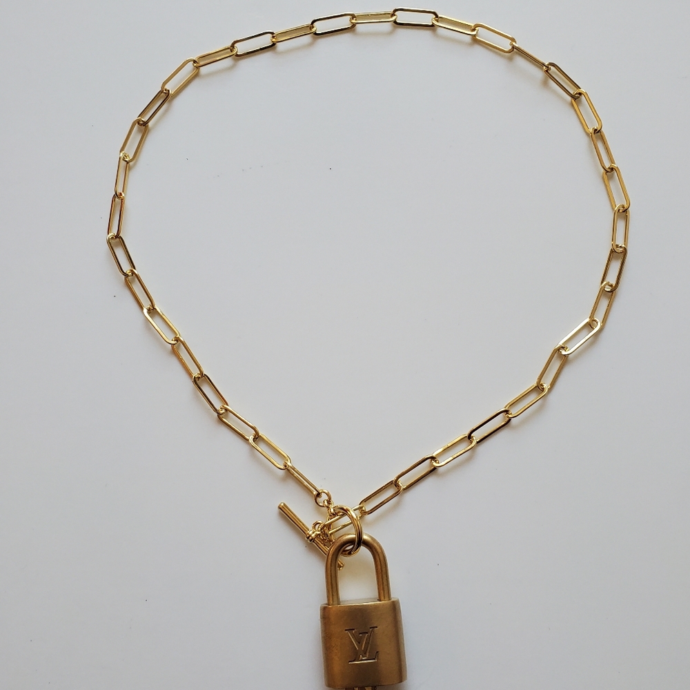 #321 Louis Vuitton Lock and Key with Chain Necklace - Picture 3 of 12